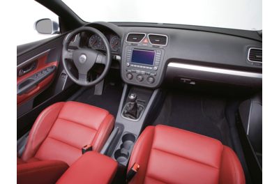 2011 VW Eos interior