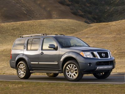 The 2011 Nissan Pathfinder is a great deal during July with a lease payment that matches the much less expensive Xterra.
